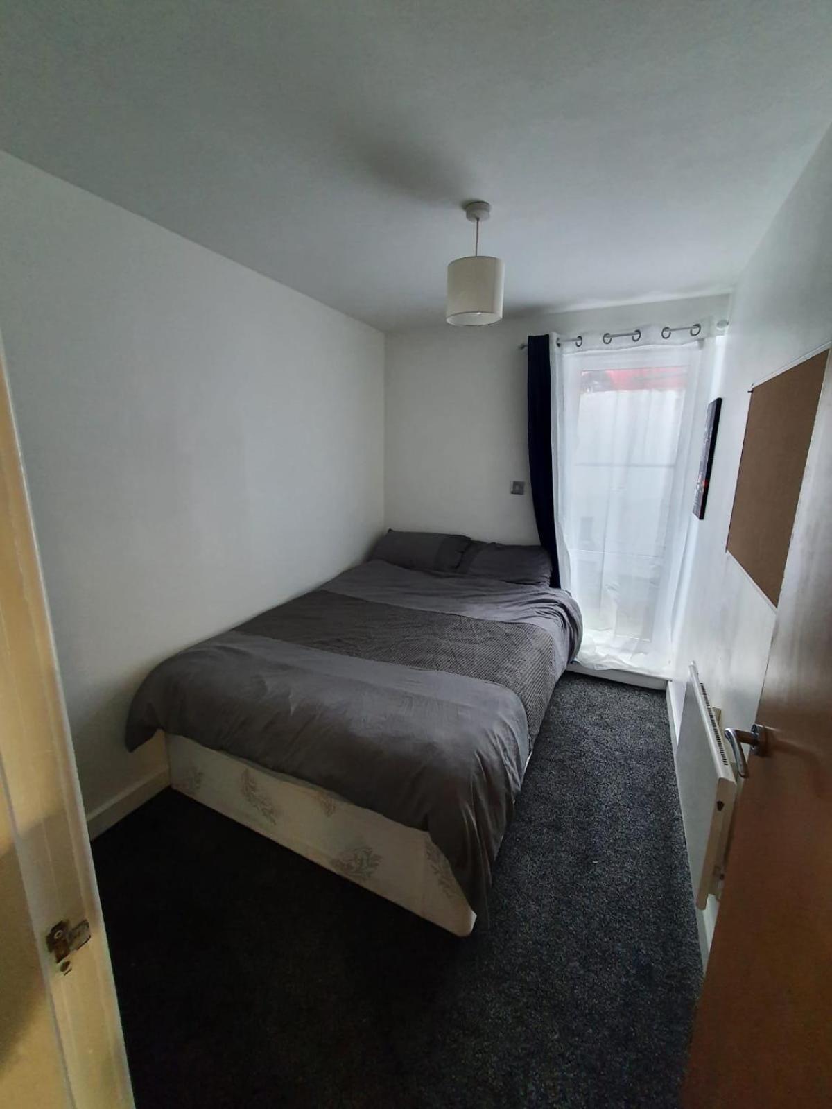 Quiet 2 Bedroom Flat In Darlington With Free Parking, Wi-fi And Apartment