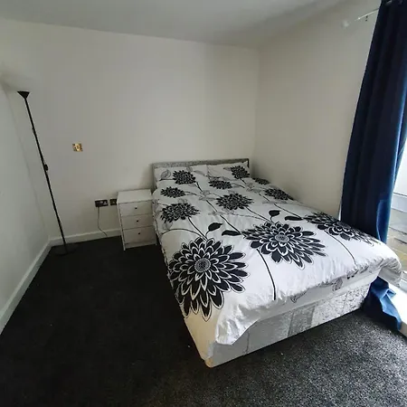 Quiet 2 Bedroom Flat In Darlington With Free Parking, Wi-Fi And More Exterior photo