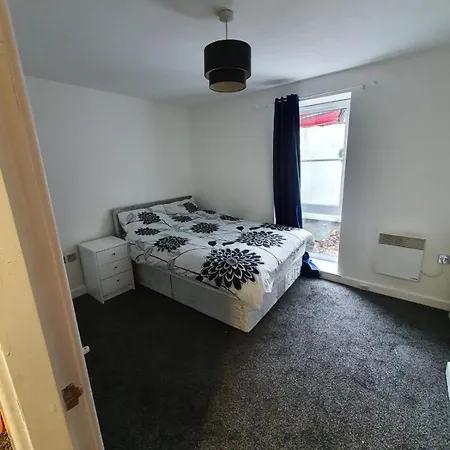 Quiet 2 Bedroom Flat In Darlington With Free Parking, Wi-Fi And More Exterior photo